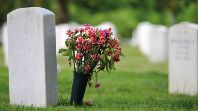 Por Que Levar Flores Para os Mortos?